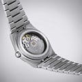 Tissot T1372071105100 наручные женские часы застежка крупным планом