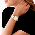 Michael Kors Michael Kors Runway MK7466,  сша женские часы на браслете кожаный боковой вид