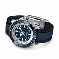 Breitling Breitling Superocean Automatic 42 A17375E71C1S1 мужские часы  циферблат на запястье