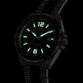TAG Heuer TAG Heuer Formula 1 WAZ2011.BA0843 механические мужские часы часы крупный план черный циферблата