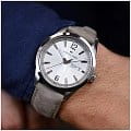 Hamilton Hamilton Broadway Day Date Quartz H43311915 кварцевые мужские часы часы, крупный план серебристый циферблат