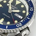 Seiko Seiko 5 Sports SRPD71K1 механические мужские часы часы крупный план синий циферблата