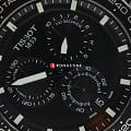 Tissot T1256173605101 наручные мужские часы застежка крупным планом