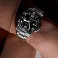 Longines L37824566 наручные мужские часы застежка крупным планом